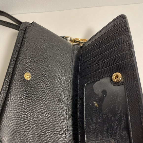 Michael Kors leather smartphone wallet - Picture 3 of 3